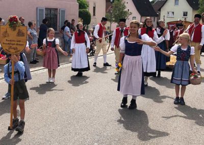 HGTV Trachtengruppe auf dem Weitinger Umzug