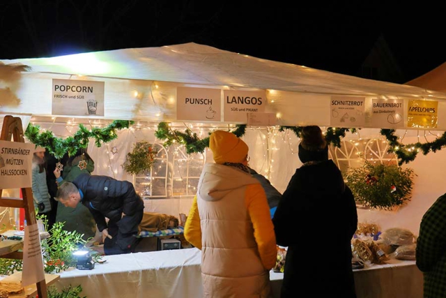 Süße Speisenangebote auf dem Kayher Weihnachtsmarkt