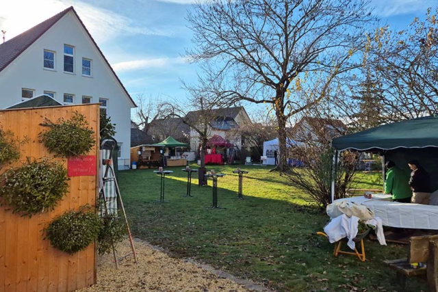 Veranstaltungsort Pfarrgarten vor dem Weihnachtsmarkt in Kayh