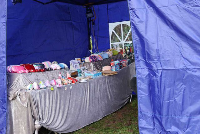 Accessoires-und-Kinderkleidung Kreative-Accessoires-und-Kinderkleidung-auf-dem-22.-Kayher-Weihnachtsmarkt-2025