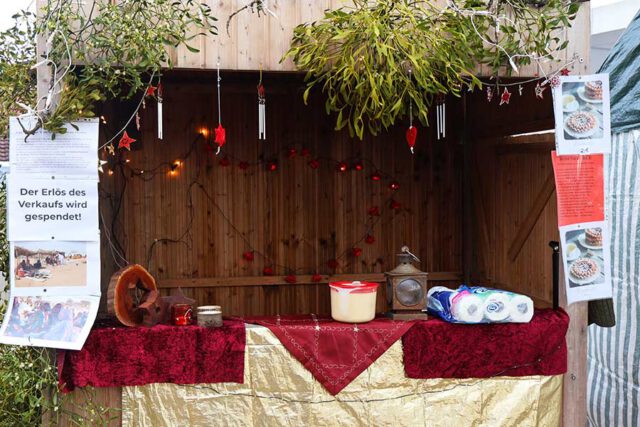 Rosenküchle-Weihnachtsstand Rosenküchle-Weihnachtsstand-auf-dem-22.-Kayher-Weihnachtsmarkt-2025-vom-HGTV-Kayh