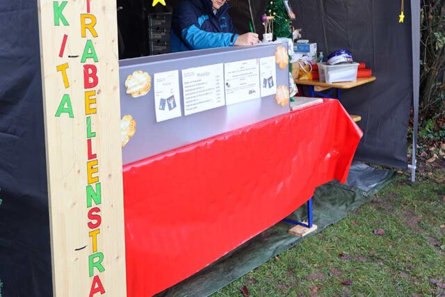 Waffelstand-der-Kita-Mirabellenstraße Waffelstand-der-Kita-Mirabellenstraße-auf-dem-22.-Kayher-Weihnachtsmarkt-2025